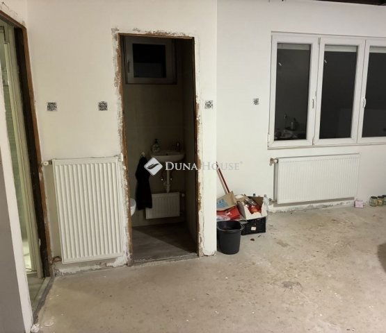 Eladó családi ház, Budapesten, XVIII. kerületben 94 M Ft