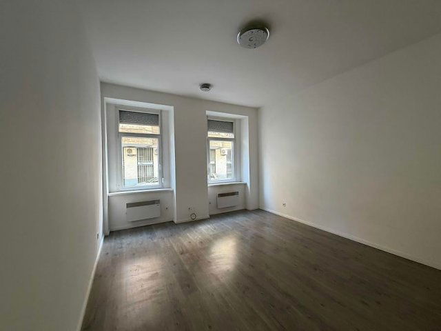 Eladó téglalakás, Budapesten, VII. kerületben, Nefelejcs utcában