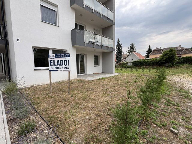 Eladó téglalakás, Tatán 89 M Ft, 4 szobás