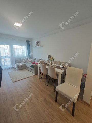 Eladó panellakás, Győrött 53 M Ft, 3 szobás