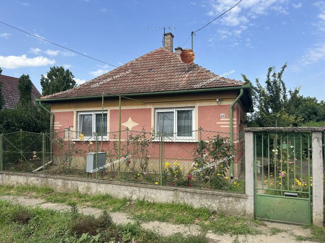 Eladó családi ház, Nagykörűn 17.9 M Ft, 3 szobás