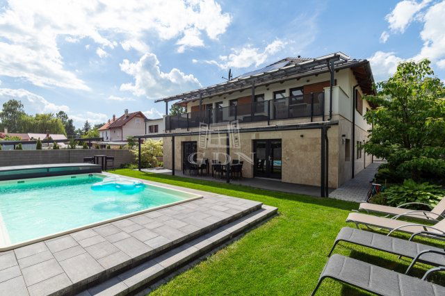 Eladó hotel, Balatonföldváron 395 M Ft, 15 szobás