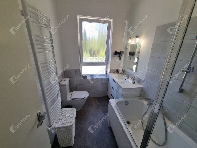 Eladó családi ház, Fertődön 69 M Ft, 5 szobás