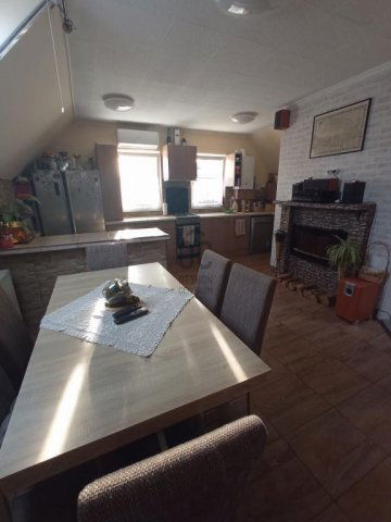 Eladó családi ház, Monoron 167.9 M Ft, 7 szobás