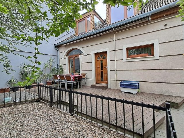 Eladó családi ház, Budapesten, XV. kerületben 112.9 M Ft