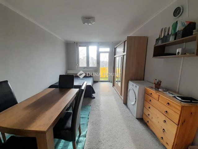 Eladó téglalakás, Békéscsabán, Fövenyes utcában 29.9 M Ft