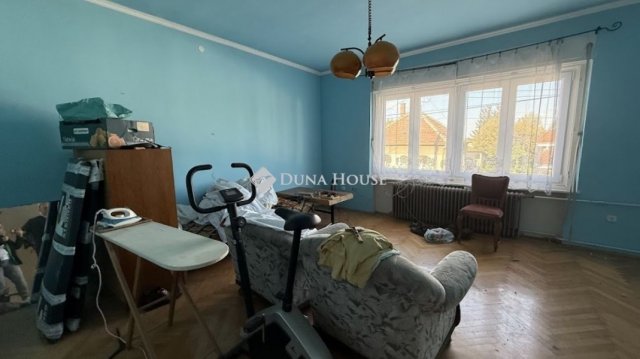 Eladó családi ház, Szombathelyen 69.99 M Ft, 5 szobás