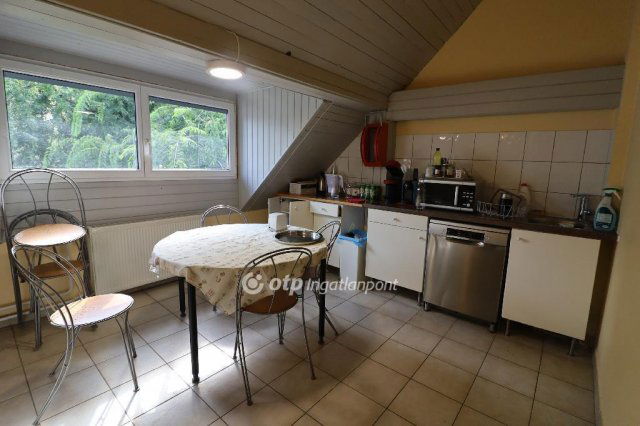 Eladó családi ház, Budapesten, XIV. kerületben 300 M Ft