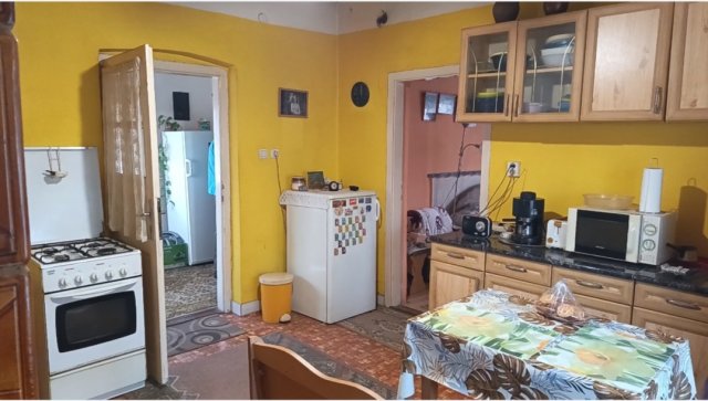 Eladó családi ház, Kadarkúton 23.9 M Ft, 2 szobás