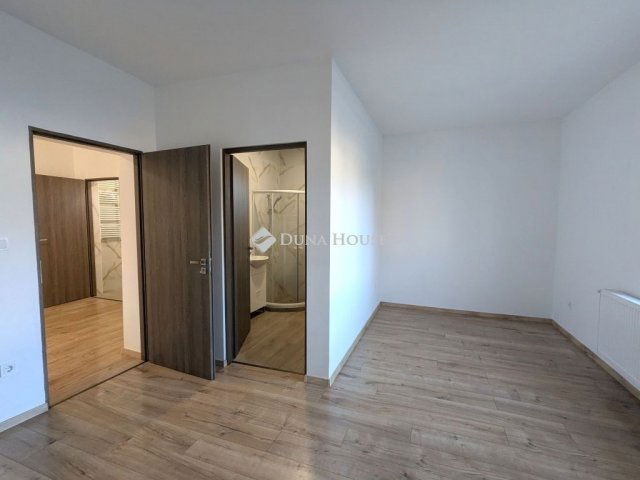 Eladó családi ház, Debrecenben 112 M Ft, 5 szobás