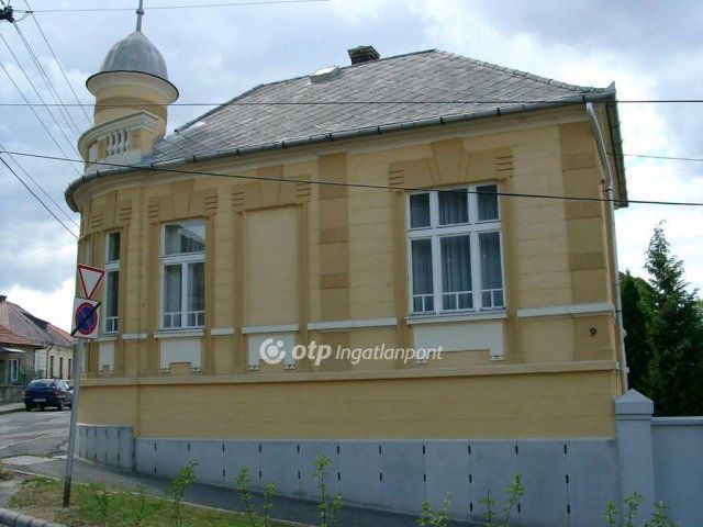 Eladó családi ház, Veszprémben 179 M Ft, 5 szobás