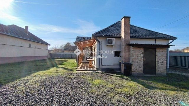Eladó családi ház, Tápiószecsőn 56 M Ft, 3 szobás