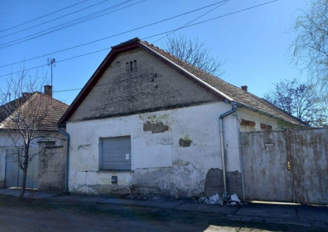 Eladó családi ház, Jánoshalmán, Kinizsi Pál utcában 2.2 M Ft