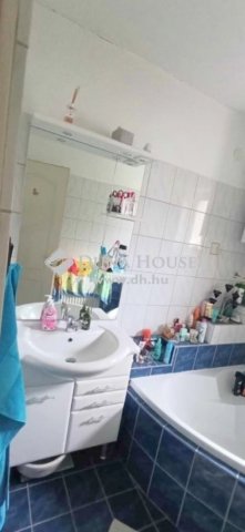 Eladó családi ház, Szentendrén 119.9 M Ft, 4 szobás