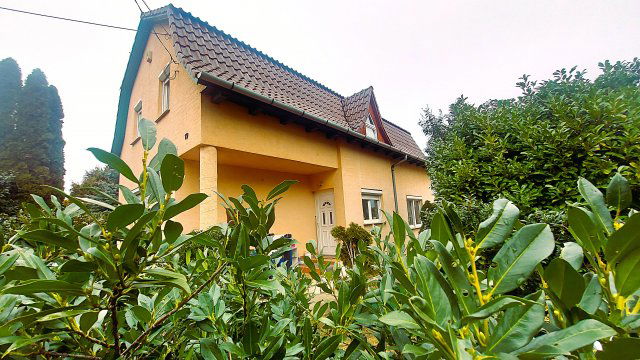 Eladó családi ház, Kerepesen 105 M Ft, 4 szobás