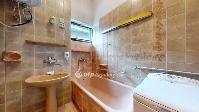 Eladó családi ház, Miskolcon 119 M Ft, 5+4 szobás