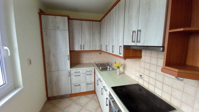 Eladó panellakás, Mosonmagyaróváron 37.5 M Ft, 1+2 szobás