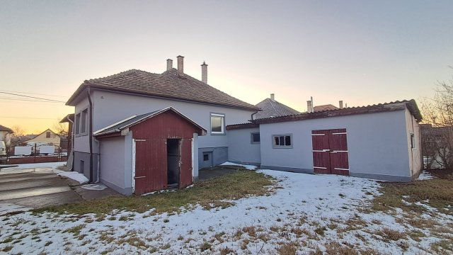 Eladó családi ház, Encsen 39.9 M Ft, 3 szobás