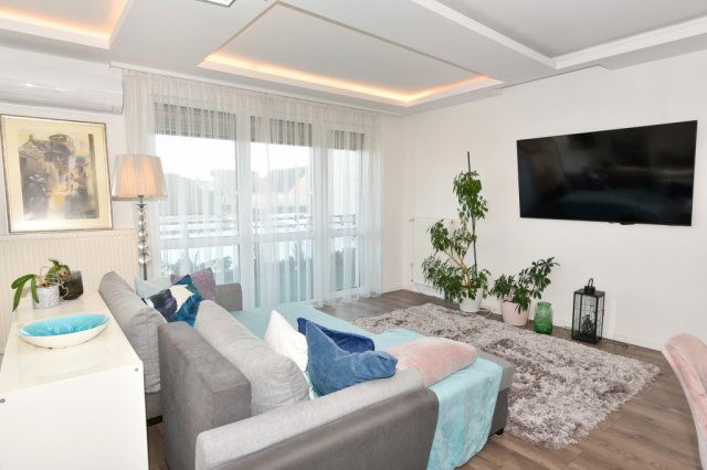 Eladó téglalakás, Veszprémben 118 M Ft, 1+2 szobás