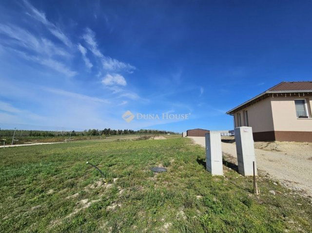 Eladó ikerház, Bábolnán 44.6 M Ft, 3 szobás