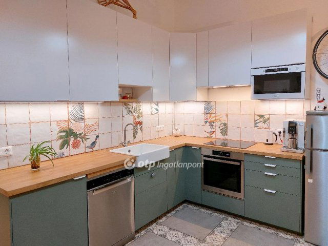 Eladó téglalakás, Budapesten, VII. kerületben 84.9 M Ft