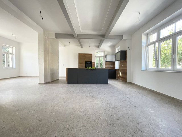 Eladó családi ház, Sopronban 245 M Ft, 6 szobás