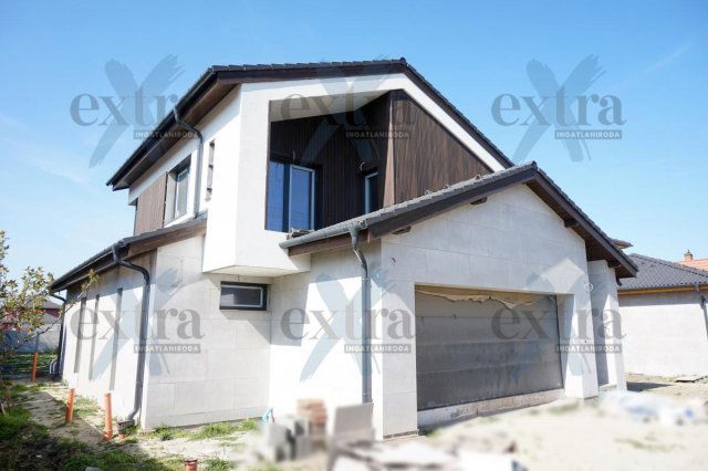 Eladó családi ház, Szegeden 199 M Ft, 5 szobás