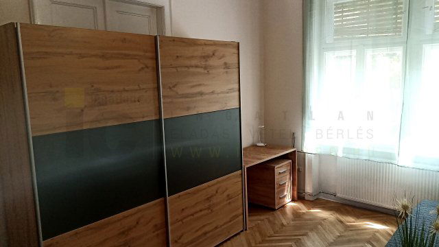 Eladó téglalakás, Szegeden, Petőfi Sándor sugárúton 74.9 M Ft