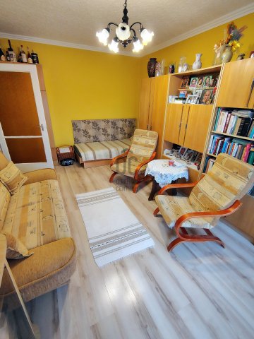 Eladó panellakás, Cegléden 36.5 M Ft, 2 szobás