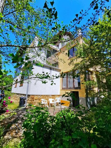 Eladó családi ház, Budakeszin 169.9 M Ft, 7 szobás