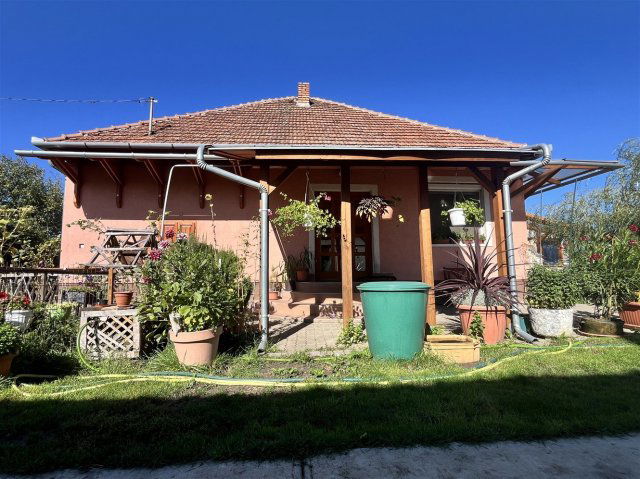 Eladó családi ház, Sarkadon, Vasút utcában 35 M Ft, 3 szobás