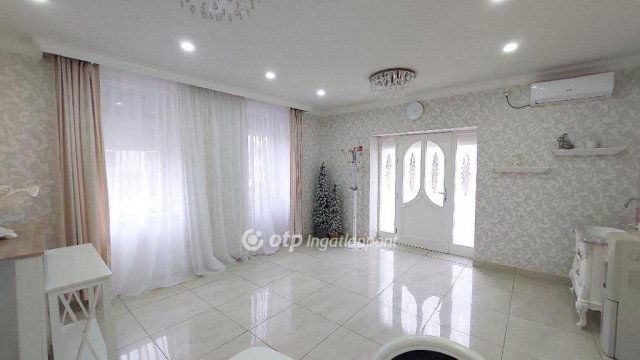 Eladó családi ház, Kisújszálláson 35 M Ft, 3 szobás