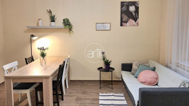 Kiadó téglalakás, albérlet, Szegeden, Petőfi Sándor sugárúton