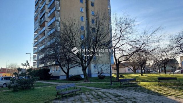 Eladó téglalakás, Budapesten, XV. kerületben 69.5 M Ft, 2 szobás