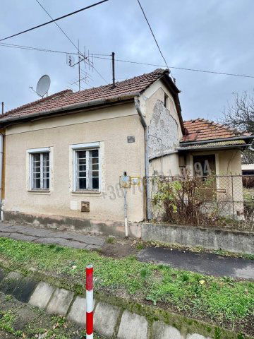 Eladó családi ház, Egerben 34.8 M Ft, 4 szobás