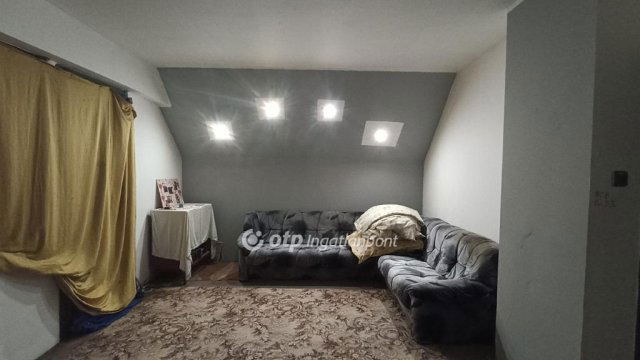 Eladó családi ház, Jászfényszarun 26 M Ft, 3 szobás