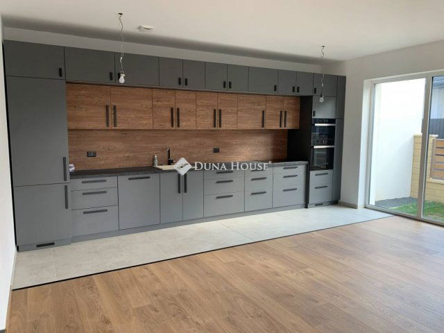 Eladó ikerház, Gárdonyban 128.5 M Ft, 5 szobás