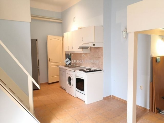 Eladó téglalakás, Budapesten, VI. kerületben 109.9 M Ft