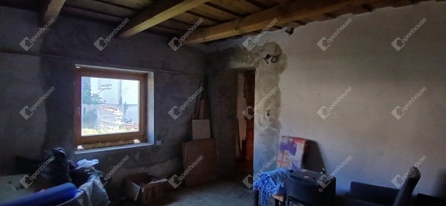 Eladó családi ház, Egerváron 10.5 M Ft, 1 szobás