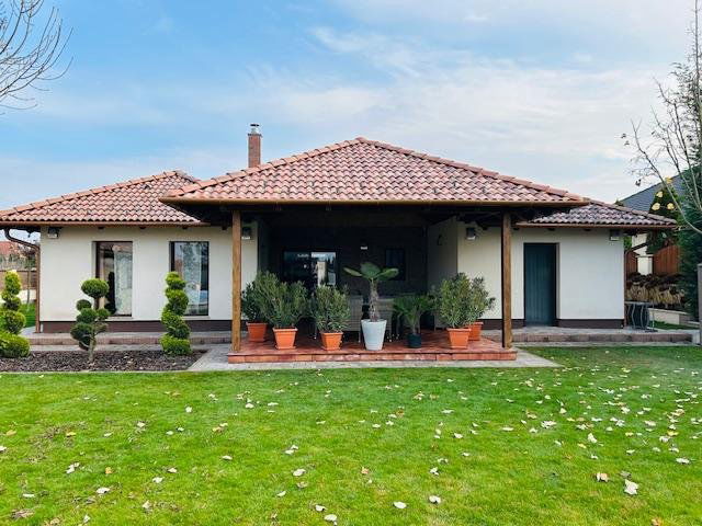 Eladó családi ház, Tatabányán 219 M Ft, 5 szobás