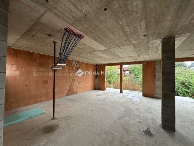 Eladó téglalakás, Törökbálinton 259.9 M Ft, 5 szobás