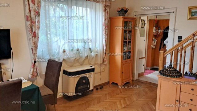 Eladó családi ház, Budapesten, IV. kerületben 84.9 M Ft