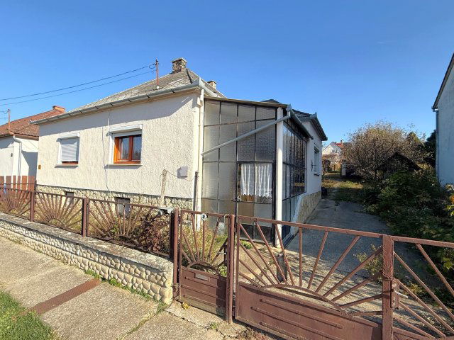 Eladó családi ház, Olaszon 28.9 M Ft, 3 szobás