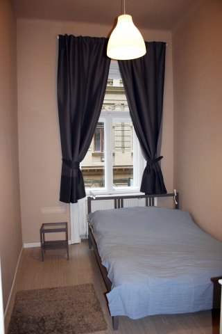 Kiadó téglalakás, albérlet, VI. kerületben, Aradi utcában