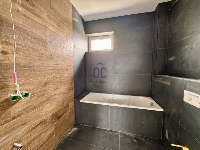 Eladó családi ház, Enesén 86.4 M Ft, 4 szobás