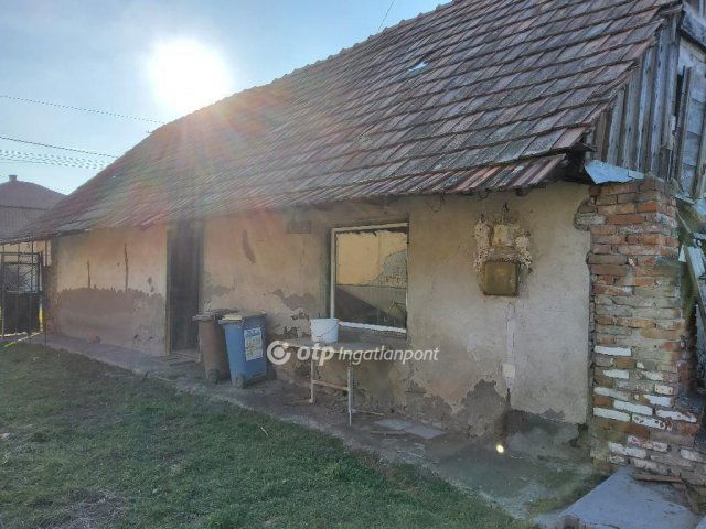 Eladó családi ház, Hatvanban 14 M Ft, 2 szobás