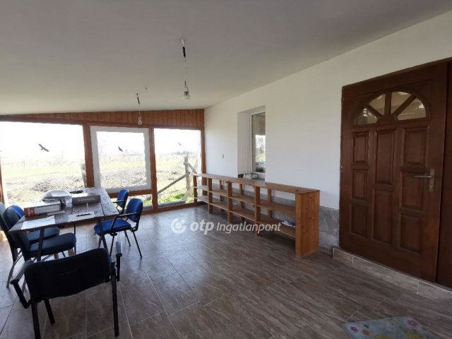 Eladó családi ház, Dömsödön 119 M Ft, 11 szobás