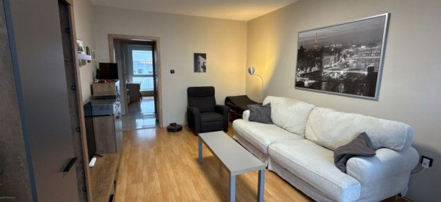 Eladó panellakás, Pécsett 75 M Ft, 2+1 szobás