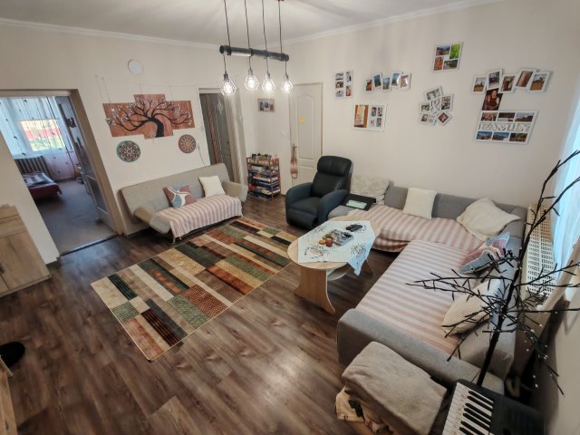 Eladó családi ház, Sándorfalván 95 M Ft, 5 szobás