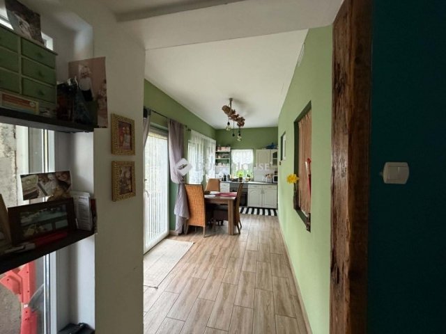 Eladó családi ház, Biatorbágyon 79.9 M Ft, 6 szobás